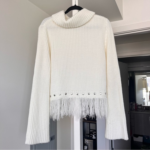 Elegant White Fringe Turtleneck Sweater - Picture 9 of 9